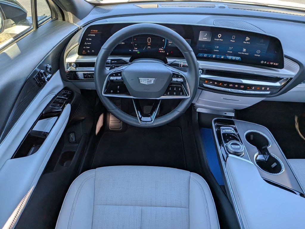 Certified 2024 Cadillac Lyriq Luxury RWD image 18
