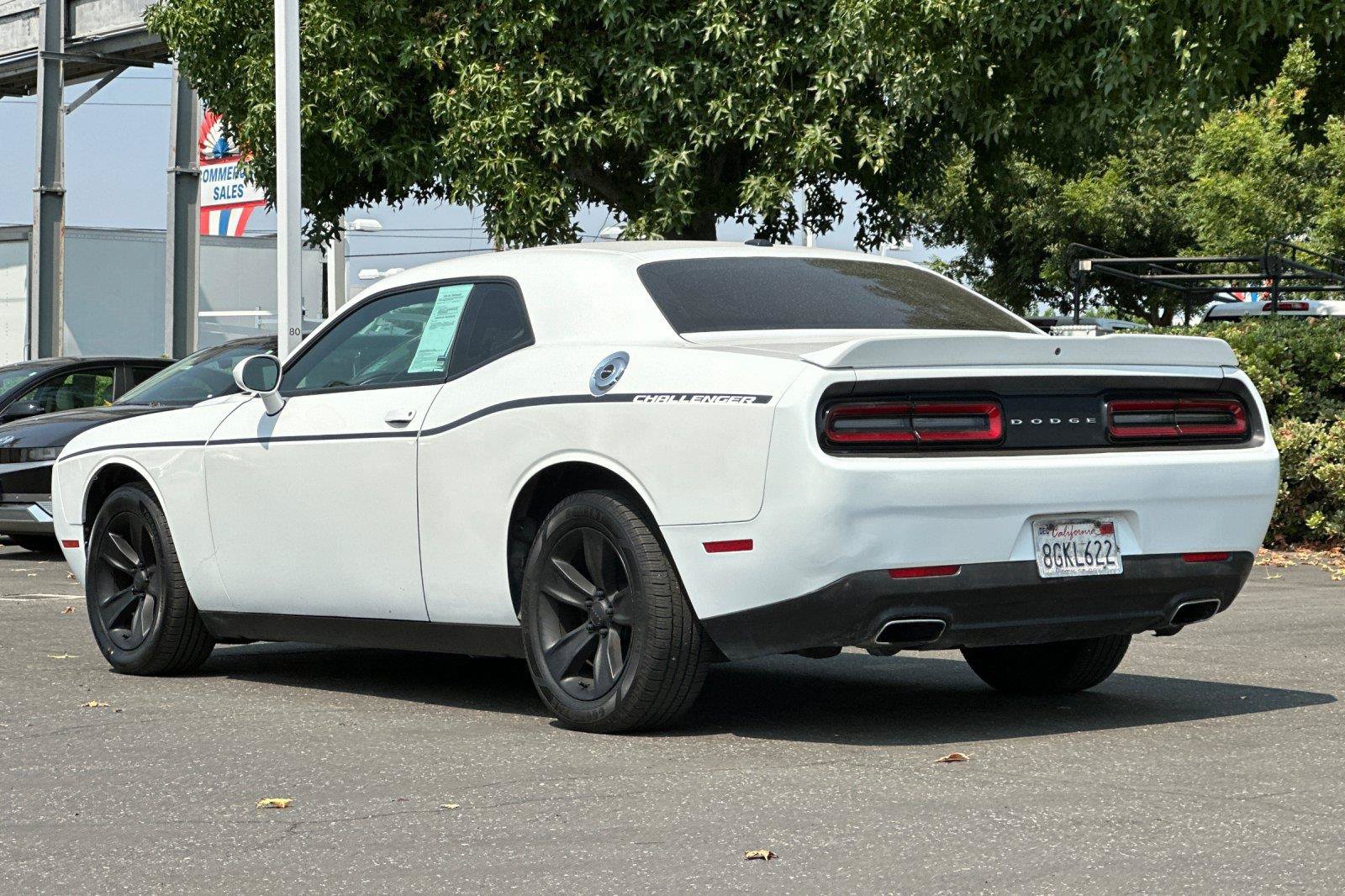 Used 2018 Dodge Challenger SXT RWD image 5