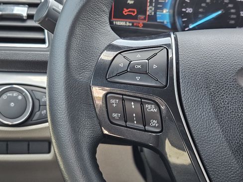 Used 2018 Ford Explorer Limited w/ Ford Safe & Smart Package FWD image 28
