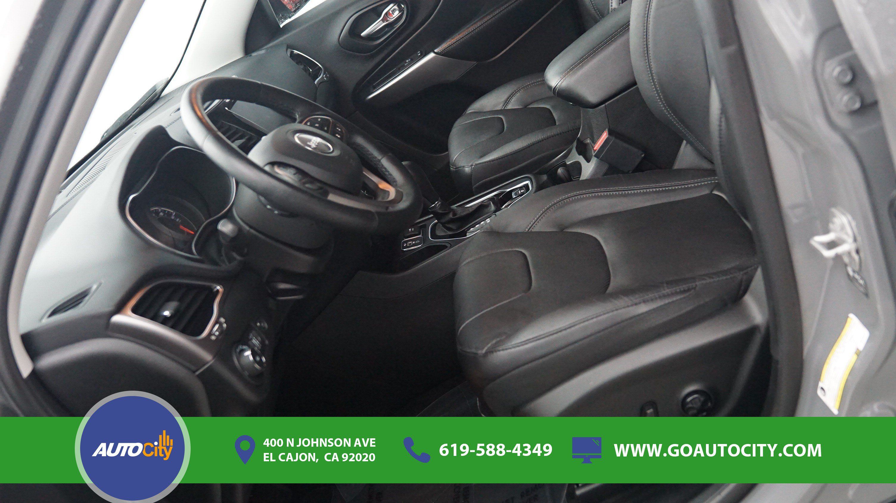 Used 2021 Jeep Cherokee Limited w/ Elite Package FWD image 9