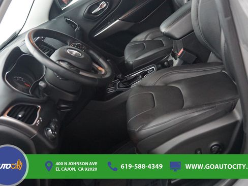 Used 2021 Jeep Cherokee Limited w/ Elite Package FWD image 9
