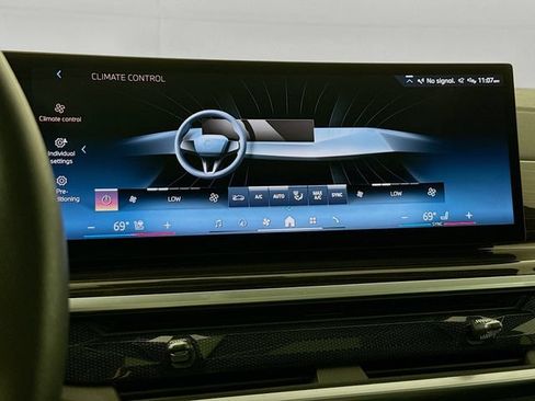 Used 2024 BMW X5 xDrive40i w/ Premium Package AWD/4WD image 16