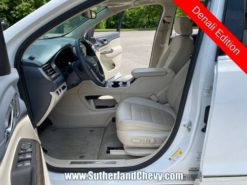 Used 2023 GMC Acadia Denali AWD/4WD image 17