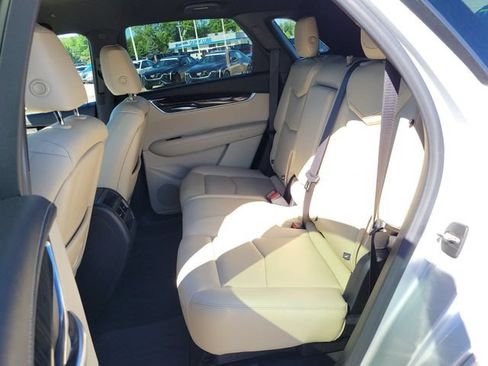 Used 2019 Cadillac XT5 FWD image 11