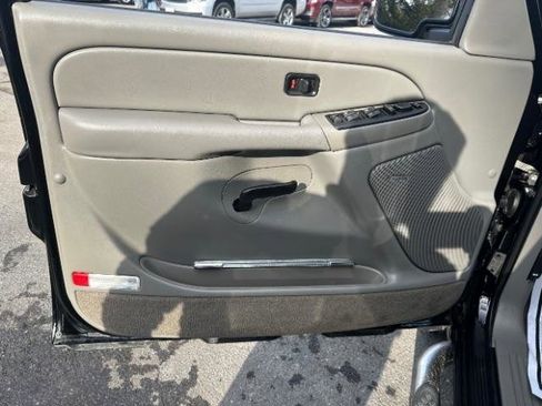 Used 2005 Chevrolet Avalanche Z71 w/ Sun And Sound Package image 15