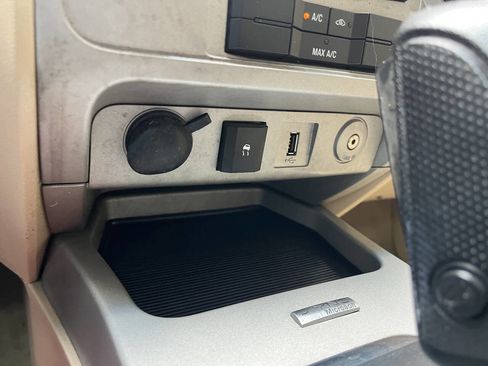 Used 2009 Ford Escape XLT image 22