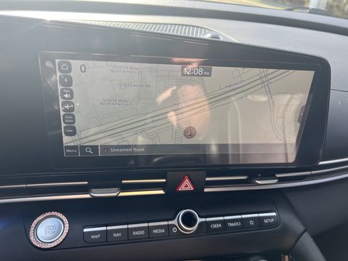 Used 2022 Hyundai Elantra Limited image 23