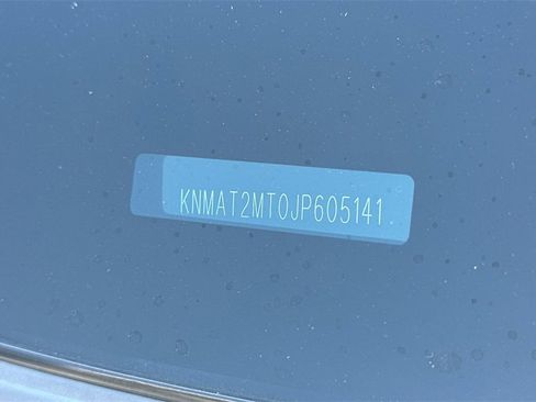 Used 2018 Nissan Rogue S image 3