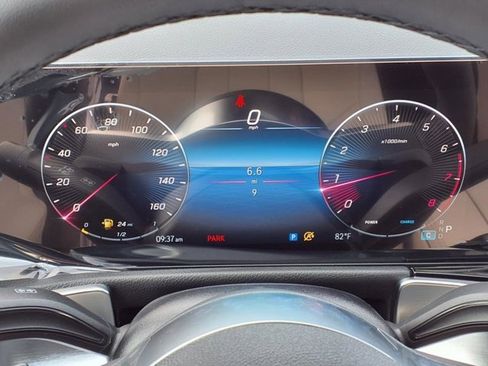 New 2026 Mercedes-Benz GLB 250 image 9