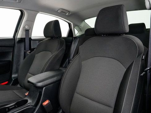 Used 2024 Kia Forte LXS image 8