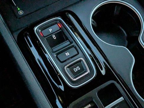 Used 2025 Honda Pilot Elite image 12