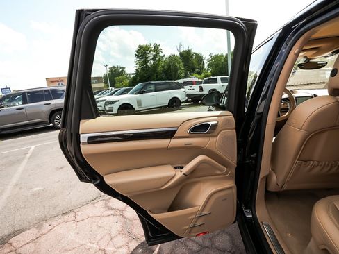 Used 2016 Porsche Cayenne S AWD/4WD image 15