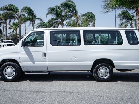 Used 2014 Ford E-350 and Econoline 350 XLT image 5