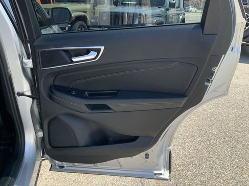 Used 2017 Ford Edge Titanium w/ Equipment Group 301A AWD/4WD image 58