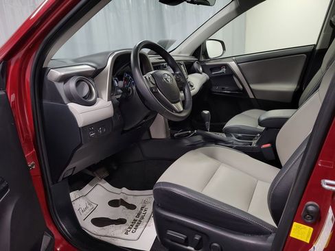 Used 2018 Toyota RAV4 Limited image 12