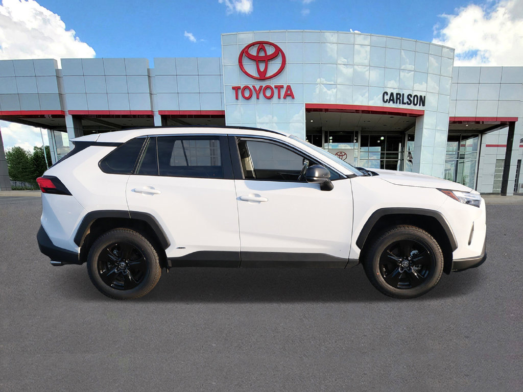 Certified 2025 Toyota RAV4 LE AWD/4WD image 4
