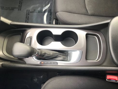 Used 2022 Chevrolet Malibu LS image 26