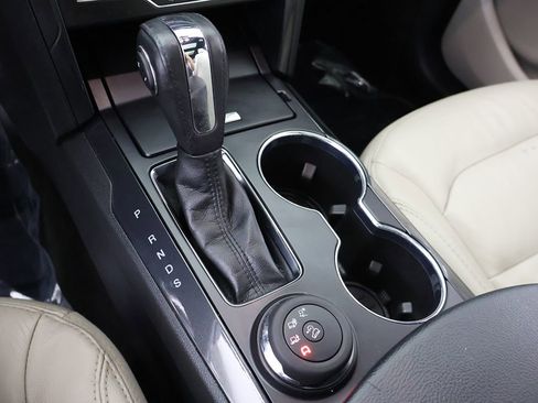 Used 2018 Ford Explorer XLT w/ Equipment Group 202A AWD/4WD image 56