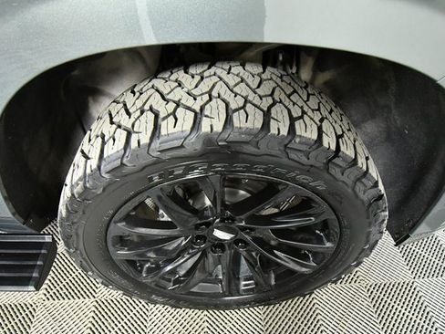 Used 2023 Cadillac Escalade ESV Sport w/ LPO, ONYX Package image 21