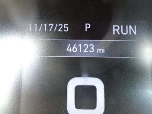 Used 2025 RAM ProMaster 2500 w/ Convenience Group image 16