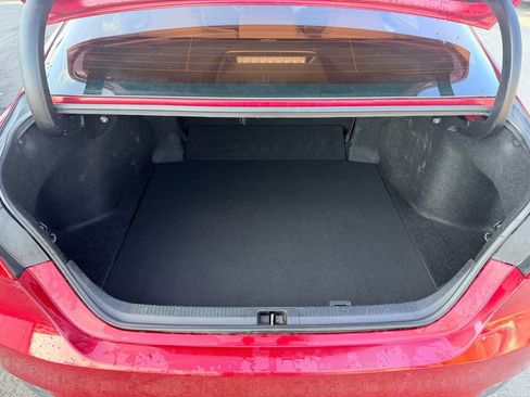 Used 2018 Toyota Camry LE image 13