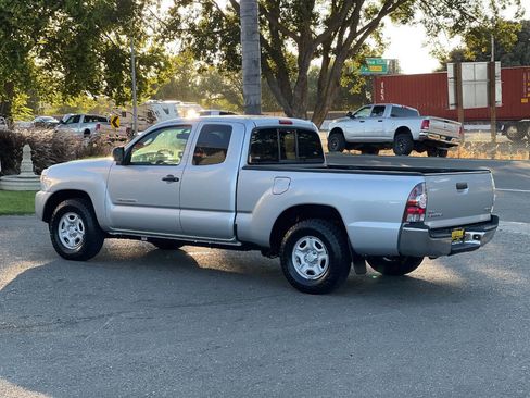 Used 2013 Toyota Tacoma Base 4x2 4dr Access Cab 6.1 ft w/ SR5 Pkg image 4