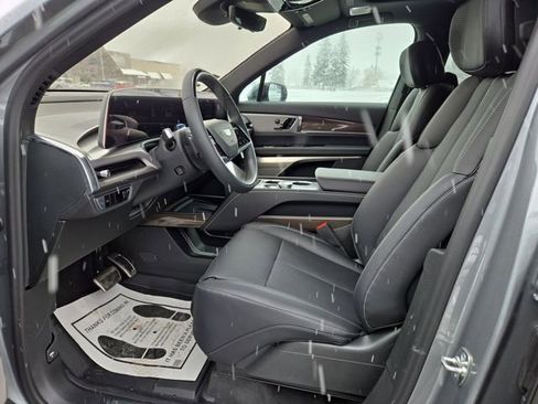 New 2026 Cadillac Vistiq Sport image 2