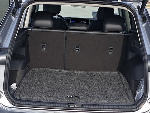 New 2026 Volkswagen Tiguan SE FWD image 12