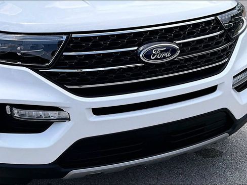 Used 2023 Ford Explorer XLT w/ Equipment Group 202A AWD/4WD image 31