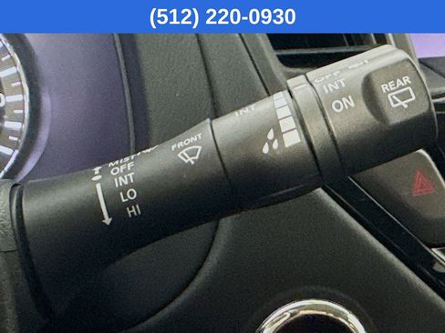 Used 2018 Nissan Pathfinder SV image 14