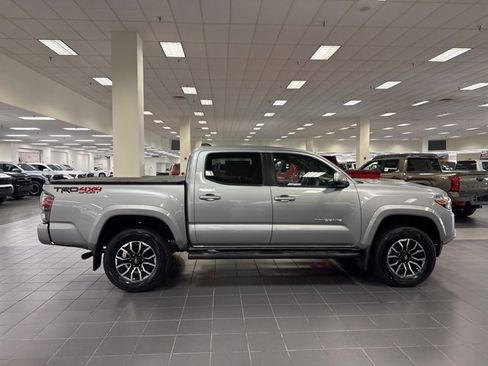 Used 2020 Toyota Tacoma TRD Sport image 8