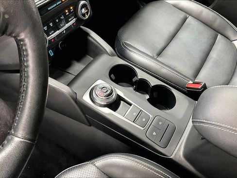 Used 2020 Ford Escape SEL image 17