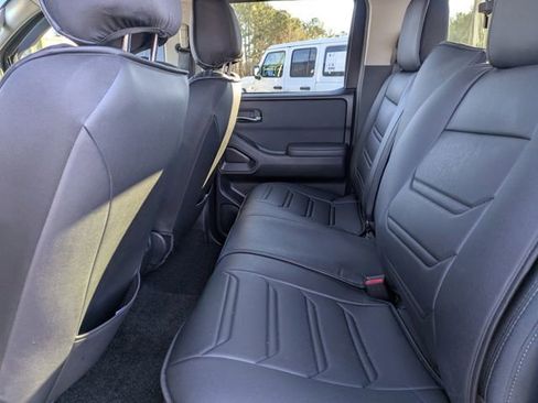 Used 2024 Nissan Frontier SV w/ SV Convenience Package image 12