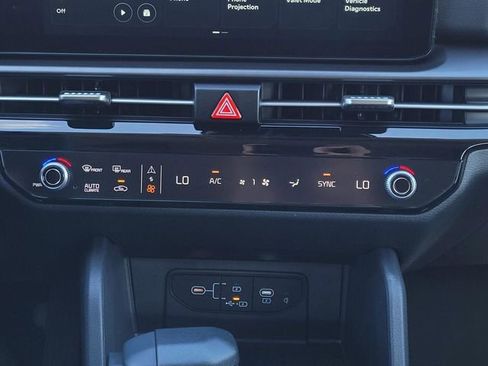 New 2026 Kia Sportage EX FWD image 16