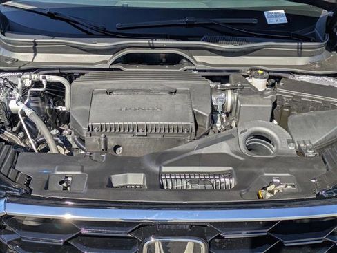 New 2025 Honda Pilot Touring image 17