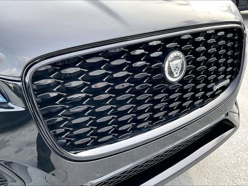 Used 2025 Jaguar F-PACE R-Dynamic S image 30