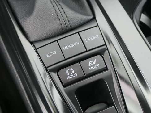 Used 2025 Toyota Camry SE w/ Multimedia Upgrade Package image 19