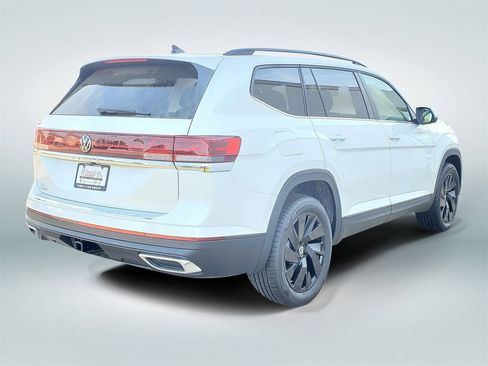 New 2026 Volkswagen Atlas SE FWD image 3