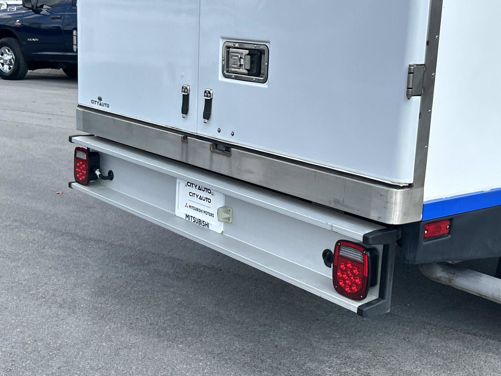 Used 2023 Ford E-350 and Econoline 350 Super Duty w/ Power Windows & Locks Group RWD image 14