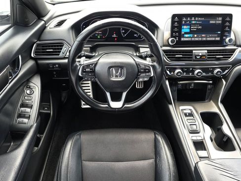 Used 2018 Honda Accord Sport image 8