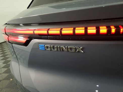 New 2026 Chevrolet Equinox EV LT image 30