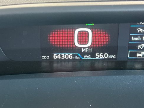 Certified 2022 Toyota Prius Prime Limited FWD image 25