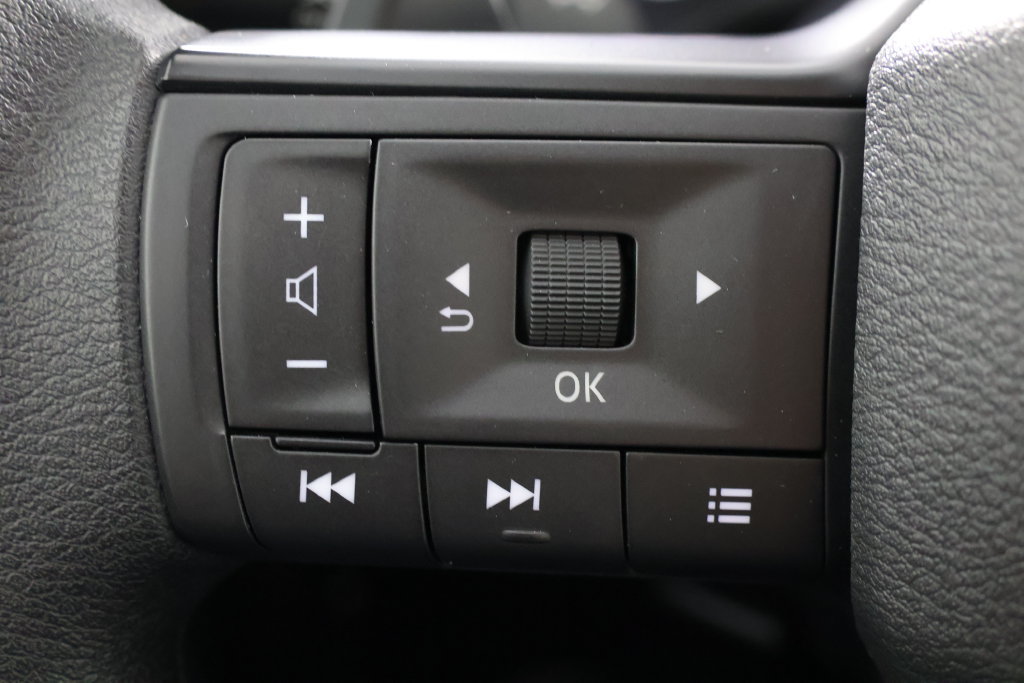 Used 2026 Nissan Rogue S FWD image 11
