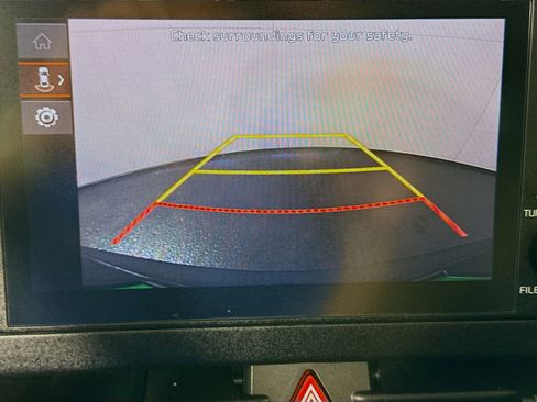 Used 2024 Kia Sportage LX image 19