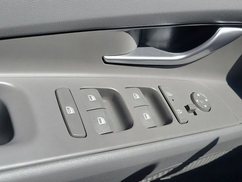New 2026 Hyundai Elantra Sport FWD image 17