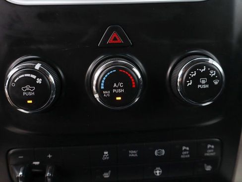 Used 2018 RAM 3500 Big Horn image 32