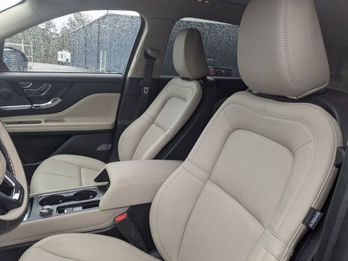 Used 2025 Lincoln Corsair Premiere w/ Equipment Group 101A image 14