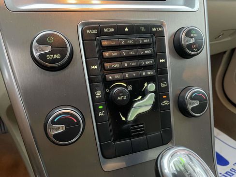 Used 2013 Volvo XC60 3.2 Premier image 21