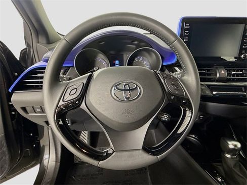 Certified 2022 Toyota C-HR XLE image 11