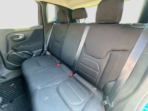 Used 2020 Jeep Renegade Latitude w/ Cold Weather Group AWD/4WD image 21